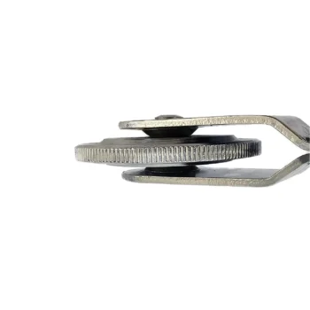 Rolă presare petice anvelope 4×50 mm cu rulment