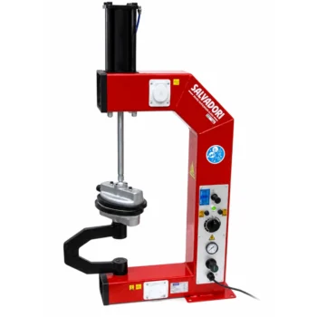 Presă Vulcanizare Anvelope Pneumatică Salvadori 716